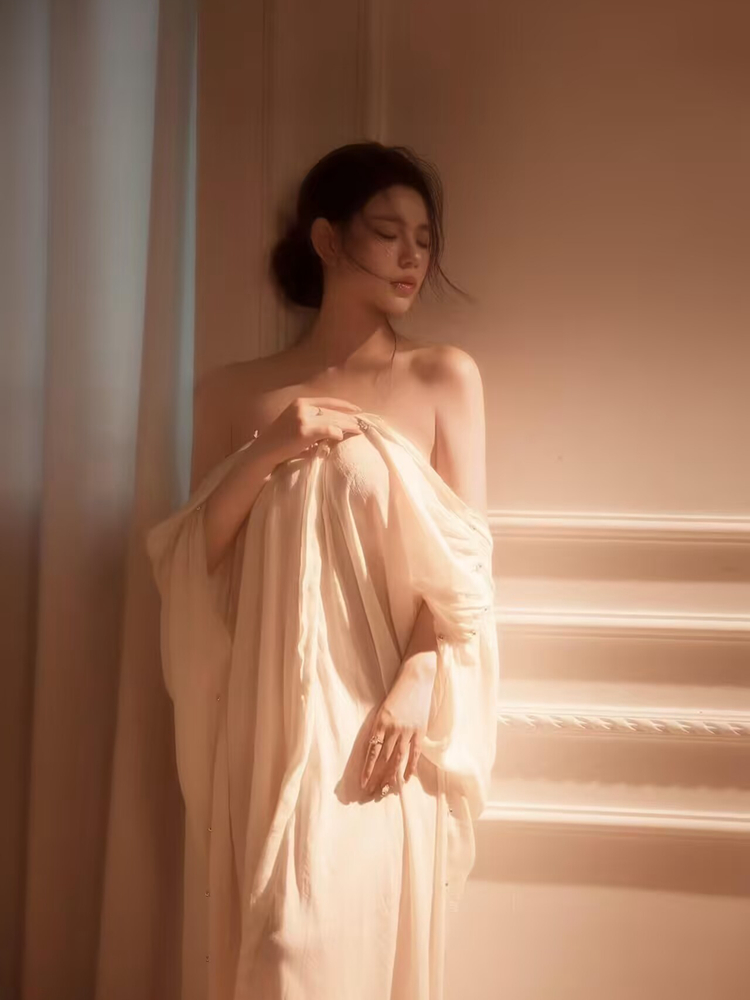 Studio New Style Girl Atmosphe - Photography Lighting For Clothing review and price